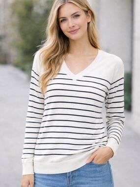 Talbots Women's Cream Black Striped V Neck Sweater Petite Cotton Mix Size Medium